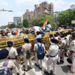 बिहार पुलिस एसआई परीक्षा रद्द करने की मांग, पटना कॉलेज परिसर से विरोध प्रदर्शन करते जे.पी. गोलंबर तक पहुंचे अभ्यर्थी