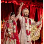 बिहार के भारतीय क्रिकेटर आकाशदीप ने अक्षिता राज संग वाराणसी में रचाई शादी, पवन सिंह सहित खेल, राजनीति, प्रशासन व मनोरंजन जगत के लोग हुए शामिल
