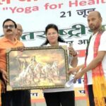 गंगागंज के मिनी स्टेडियम में अंतर्राष्ट्रीय योग दिवस पर विशाल योग शिविर का आयोजन
