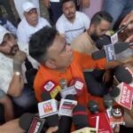 पंजाब के लुधियाना में निहंगों ने शिवसेना अध्यक्ष की गाड़ी रोकी, शीशा तोड़ा नरेबाज़ी की, टंडन बोले मुझ पर जानलेवा हमला किया गया।