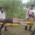 बटाला में गैंगस्टर के गुर्गे का एनकाउंटर पैर में लगी गोली, कड़ी सुरक्षा के बीच अस्पताल में भर्ती कपड़ा कारोबारी के घर की थी फायरिंग।