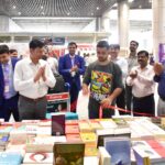 लखनऊ एयरपोर्ट पर 90 दिवसीय पुस्तक प्रदर्शनी का शुभारंभ