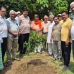 लखनऊ के एल.डी.ए. कॉलोनी में आयोजित हुआ “एक पेड़ मां के नाम” कार्यक्रम