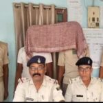 बिहार में 10 लाख रूपये में वर्दी का सौदा! कटिहार में सिपाही भर्ती सेटिंग गैंग का पर्दाफाश, ब्लैंक चेक के साथ 2 व्यक्ति गिरफ्तार