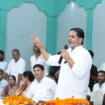 प्रशांत किशोर के 10 हजार रोजगार देने के वादे पर सीवी लेकर जेएसपी कार्यालय पहुंच रहे बांकीपुर के लोग, स्थानीय समस्याओं को लेकर भी कर रहे संवाद