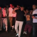 झांसी में पुलिस मुठभेड़: व्यापारी को गोली मारने वाले पल्लेदार समेत 4 बदमाश गिरफ्तार, पैर में लगी गोली