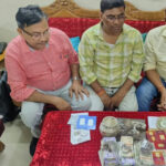 पटना में कमीशन के तौर पर मांगे 3 लाख, 1.04 लाख घूस लेते रंगे हाथ चढ़े कार्यपालक अभियंता, आवास से 8.36 लाख नकद व निवेश के कागजात भी बरामद