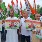 मुख्य चुनाव आयुक्त के इस्तीफे की मांग को लेकर पटना में बिहार कांग्रेस का विरोध प्रदर्शन, नेताओं व कार्यकर्ताओं को पुलिस ने रोका