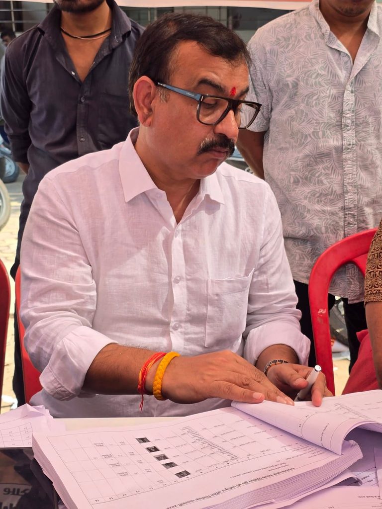 भारत निर्वाचन आयोग के विशेष अभियान में भाजपा लखनऊ महानगर ने सभी 2505 बूथों पर चलाया मतदाता पुनरीक्षण अभियान 1 IMG 20261024 WA0033 768x1024 1