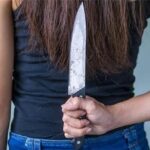 कॉफी में नशीली दवा मिलाकर पत्नी ने पति के प्राइवेट पार्ट पर चाकू से किया जानलेवा हमला, पति गंभीर रूप से घायल
