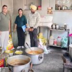 Amritsar के बाजारों में फूड सेफ्टी विभाग की Raid, कई सैंपल सील कर 20 किलो मिठाई करवाई नष्ट